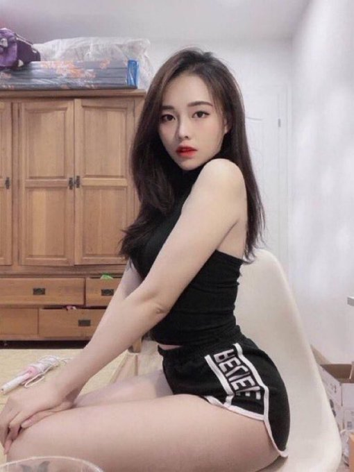 Lộ clip sinh viên Hoàng Ngọc làm bé đường