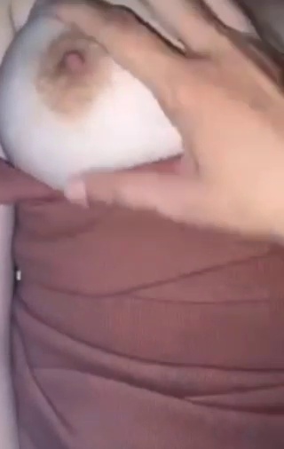 Say rượu nhưng khi thấy chim em lại tỉnh hẳn