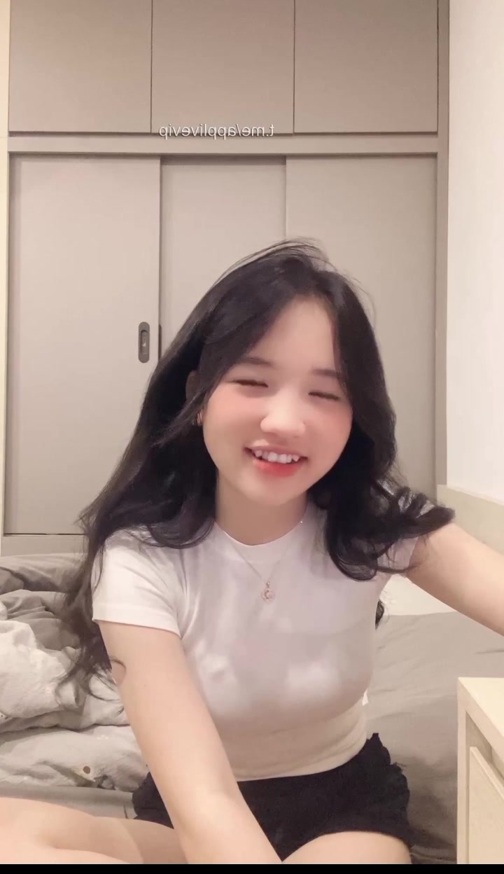 Em MaiLinhkk tung clip siêu phẩm chịch cùng người yêu