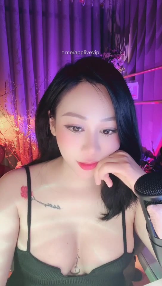 Tiếng nhạc hay nhưng nghe em rên còn hay hơn