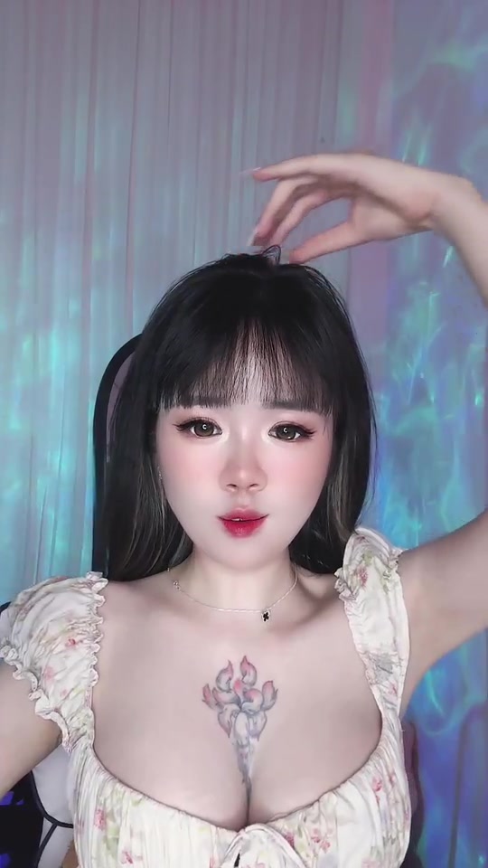 Em gái xăm trổ đến từ Tuyên Quang nghệ danh Quỳnh_iuu