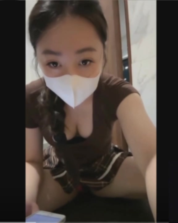 Đi tập GYM nhưng không chịu mặc quần lót và cái kết banh bướm