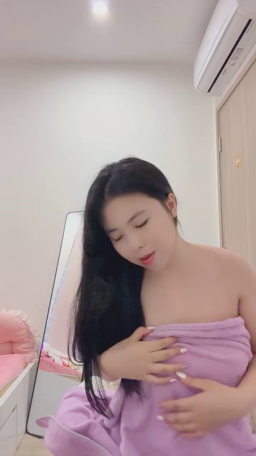 Hường Heu lộ clip live show hàng