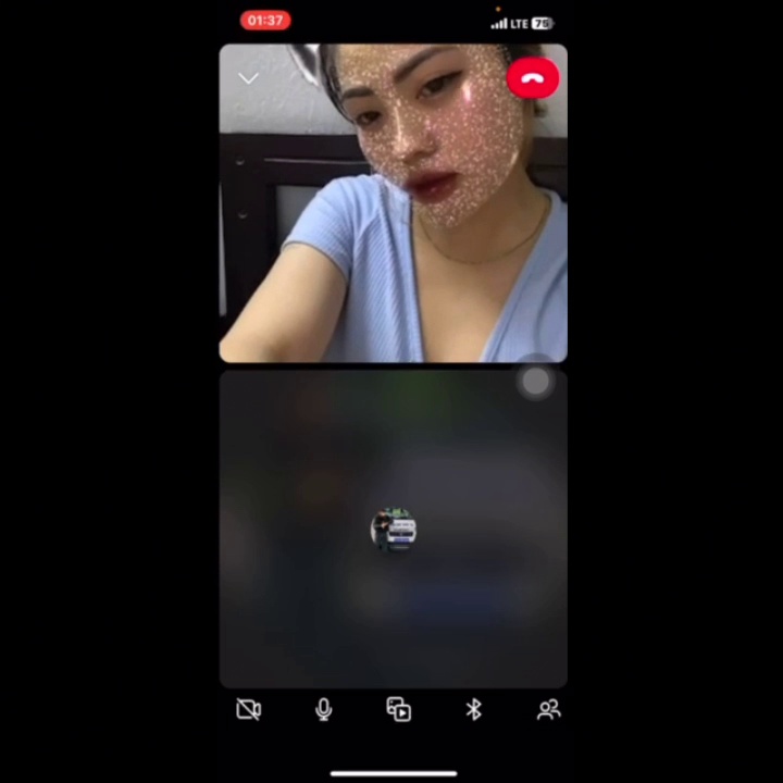 Thúy Trúc call video cùng bạn trai khoe 2 núm vú hồng hào