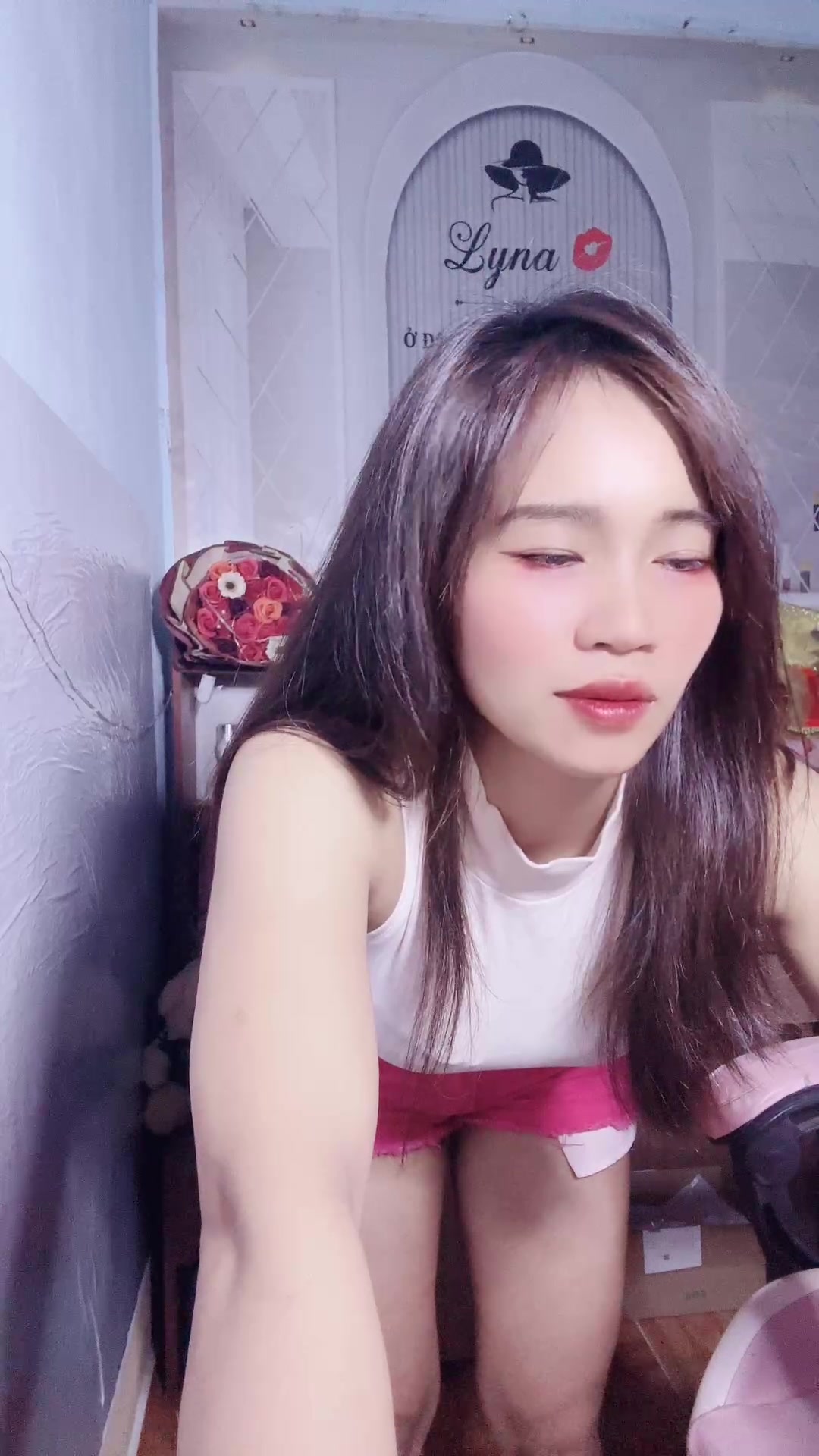 Bên ngoài hồng thế mà không biết bên trong còn hồng không?