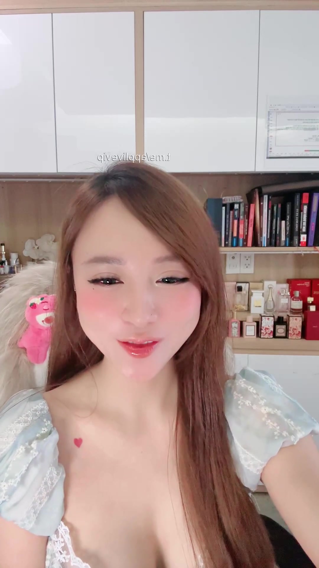 Chị đẹp đang nóng các em lại cứ thích cà chớn