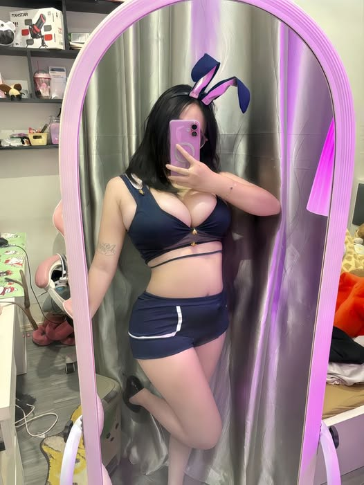 Chị máy bay thích cosplay Thỏ ở Quận 4