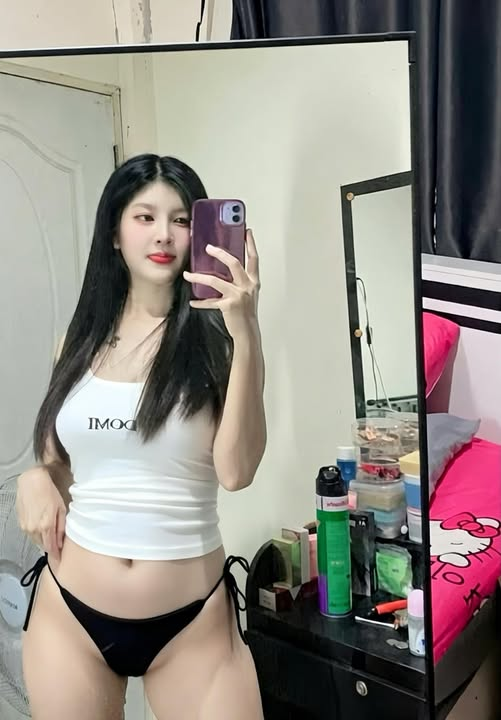 Vợ dâm chụp ảnh trước gương gửi cho trai và cái kết