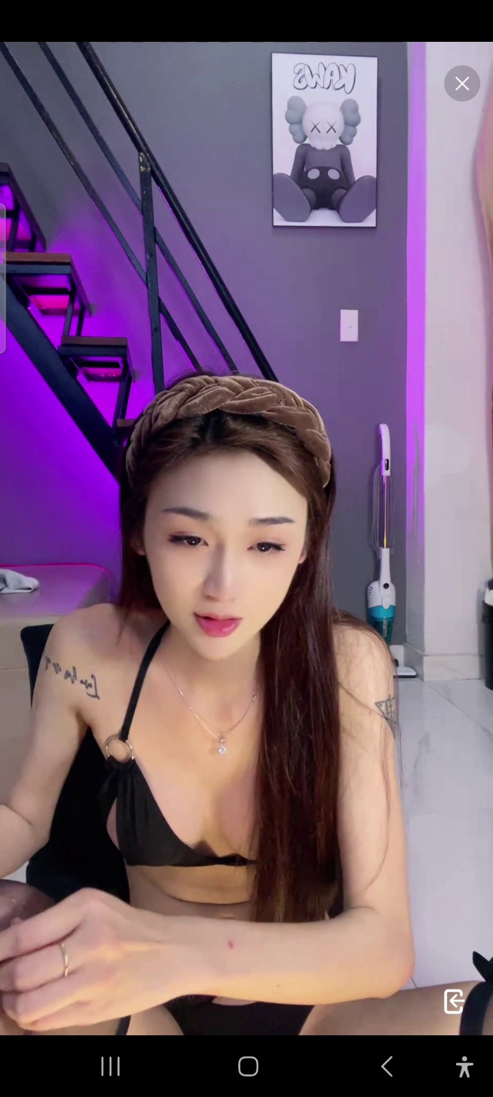 Full clip cực mlem của em streamer trung quốc