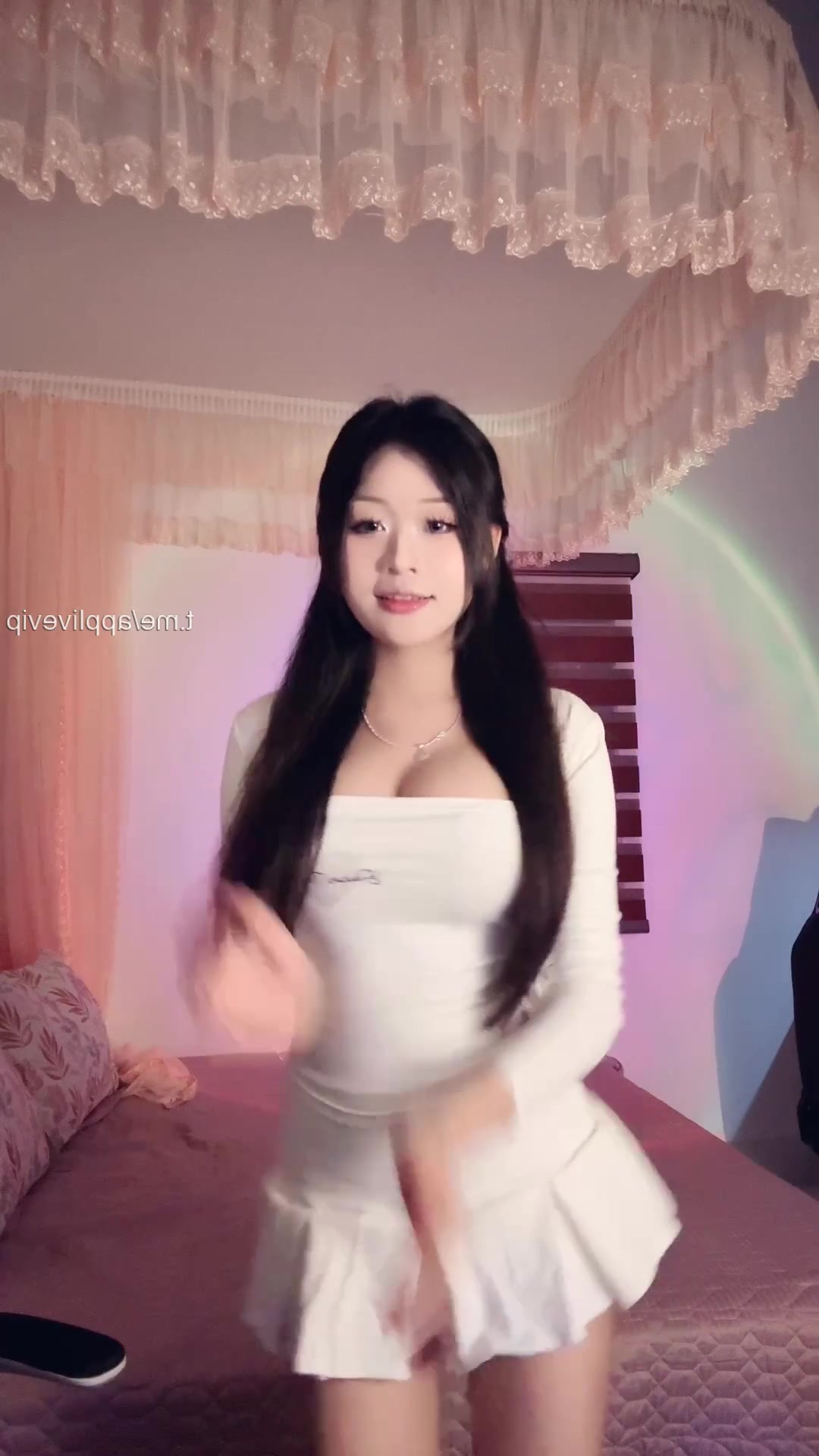 Changiu body sexy chubby chào toàn thể anh em