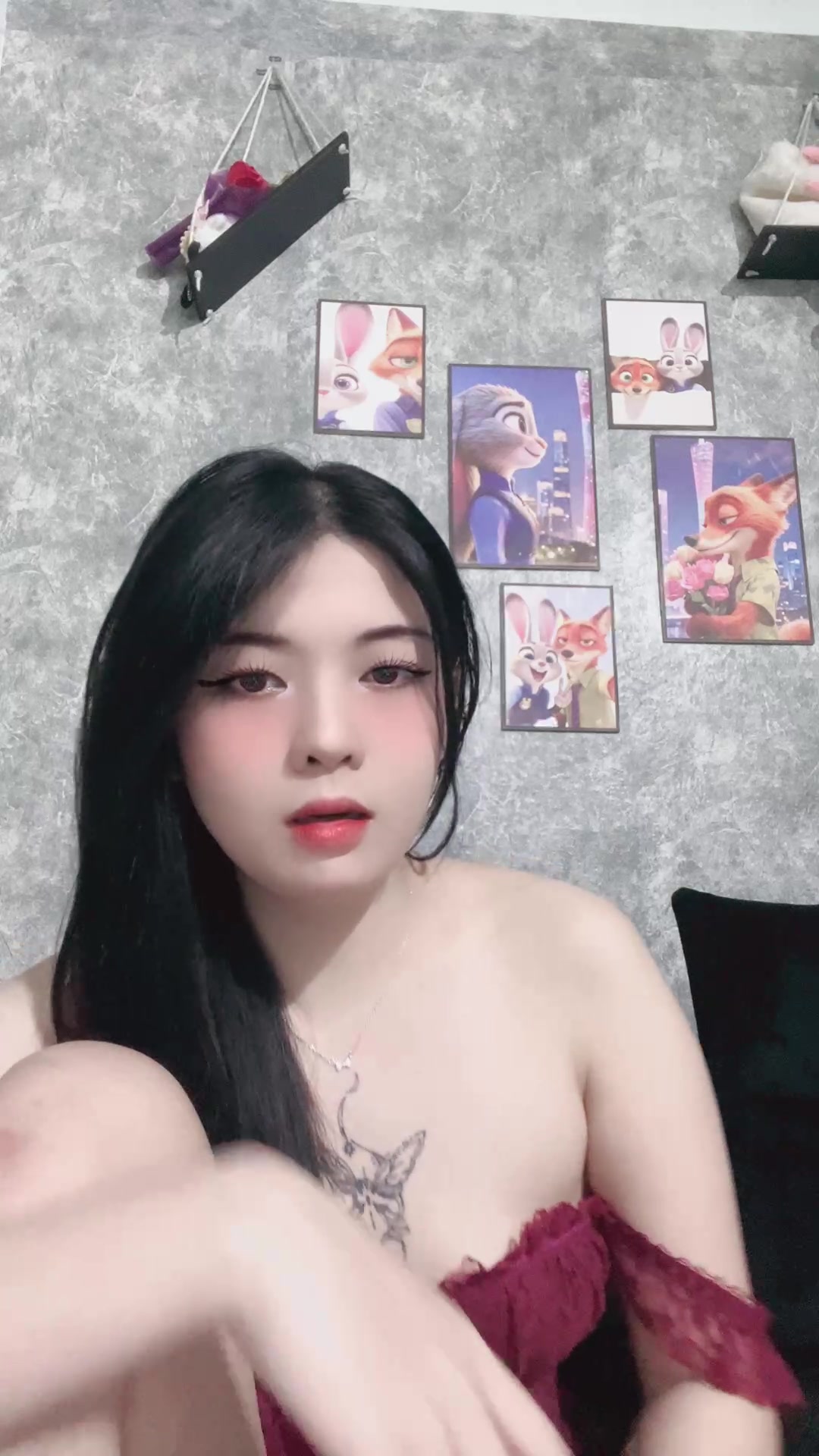 BéLynn mê chịch với trai nhưng lại live bàn luận bài với chả bạc