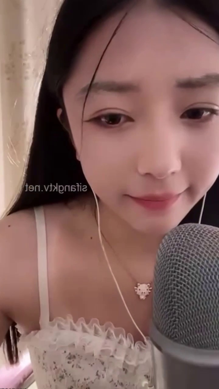 Em gái live sex liếm micro cực nóng cực ngon