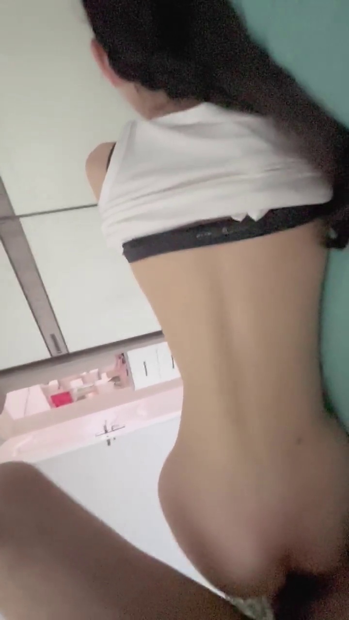 Chịch em rau mình dây từ ban công tới phòng ngủ