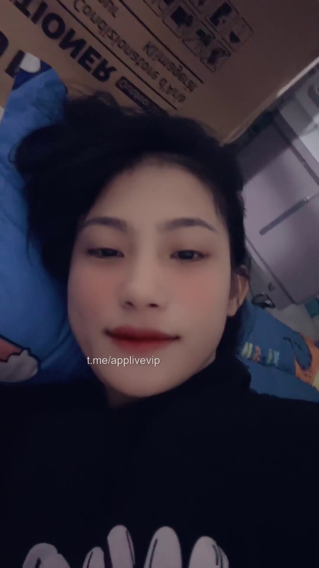 Bảo Trân xăm trổ banh háng phơi bướm khi trời mưa