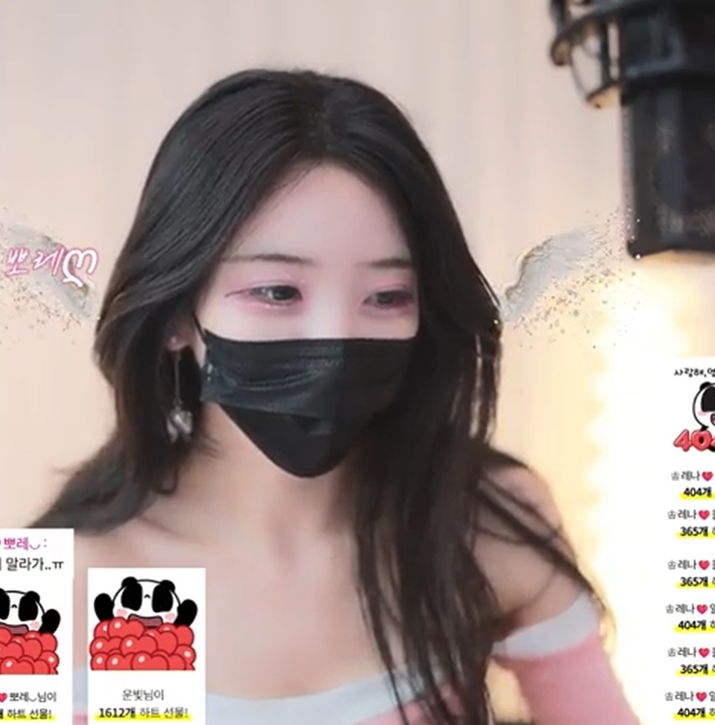 Moem9e9 PANDALive 09/05/2026