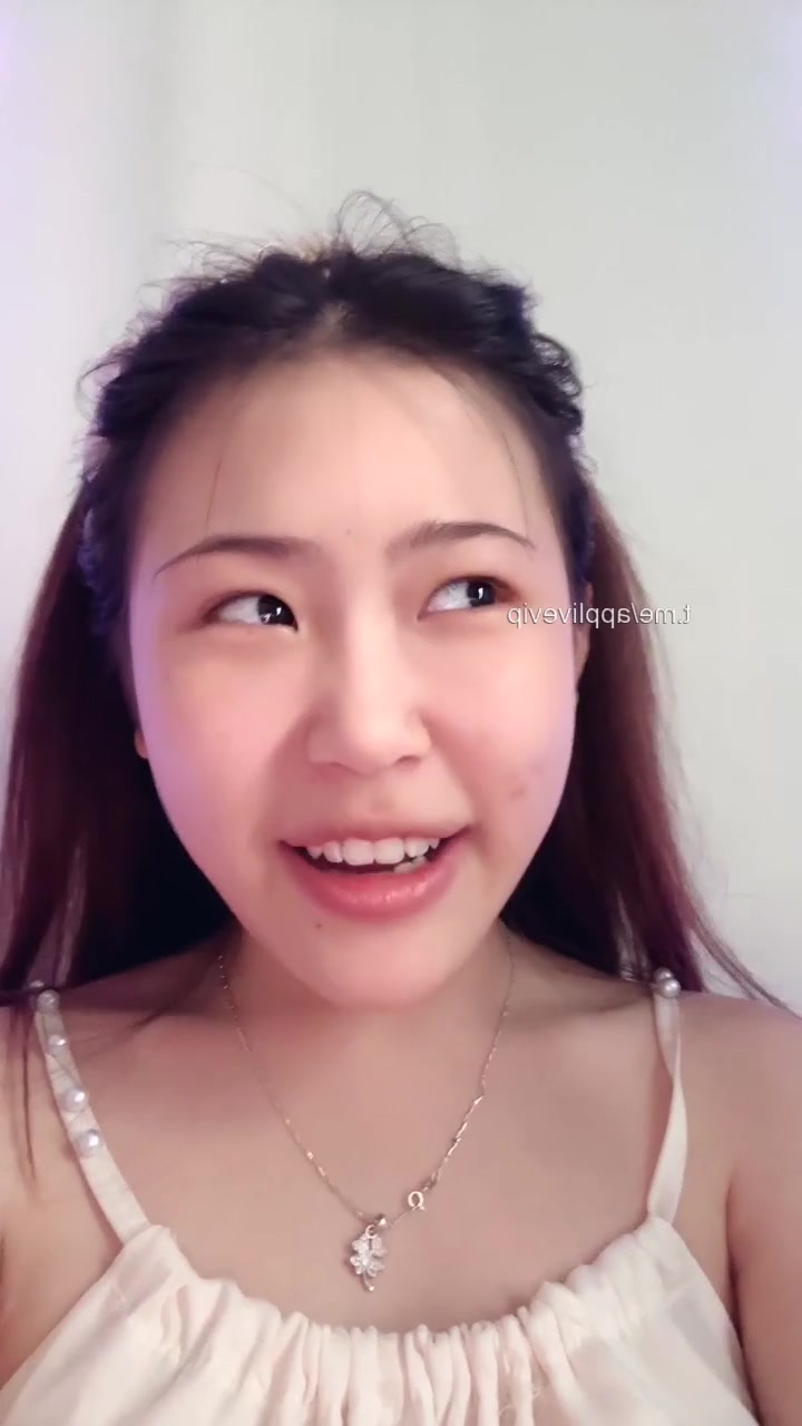 Tiktoker ThảobabyZ YYlive 04/03/2026