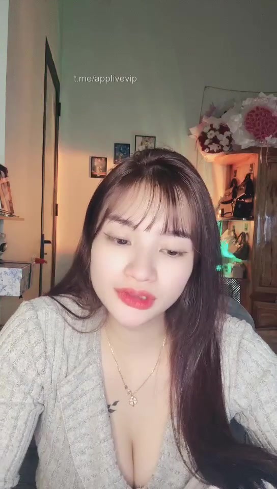 Anh chỉ thích chịch không thích nói chuyện