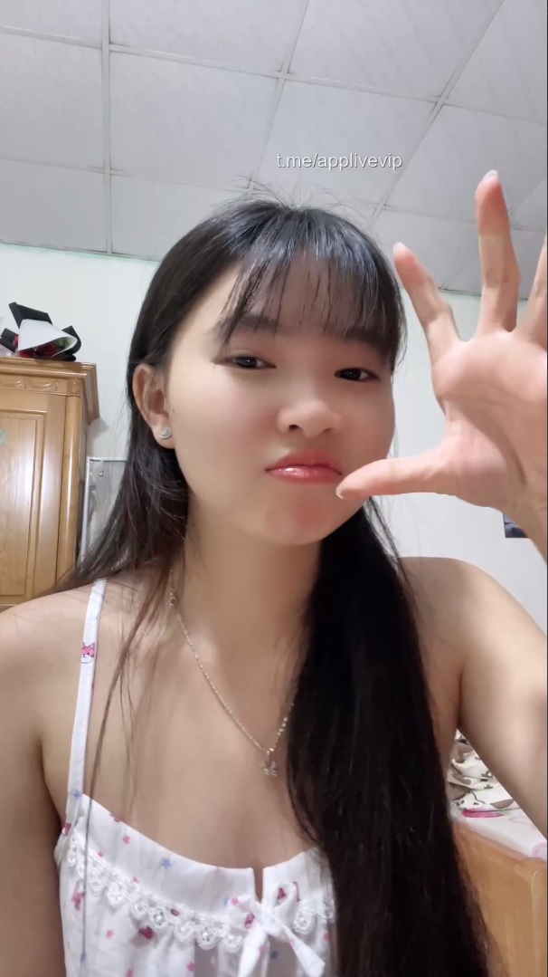 Yêu được em Thảo Dung xinh thì chim phải dài ngần này